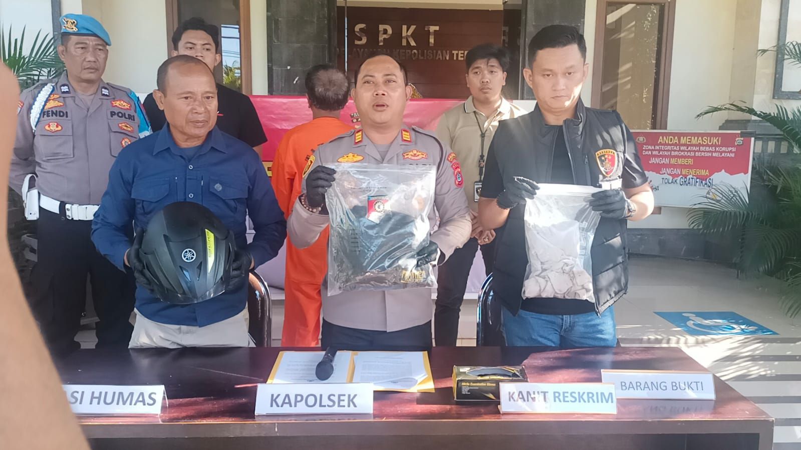 podiumnews.com-Sakit Hati Dipecat, Satpam Bakar Vila