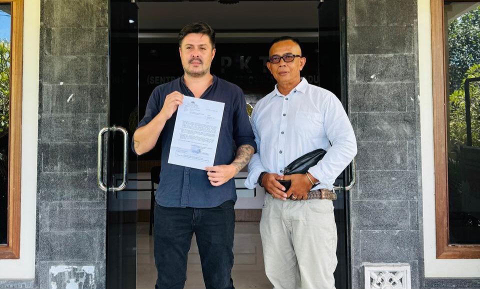 podiumnews.com-Diduga Aniaya Bule Spanyol, Pengacara Dilaporkan ke Polisi