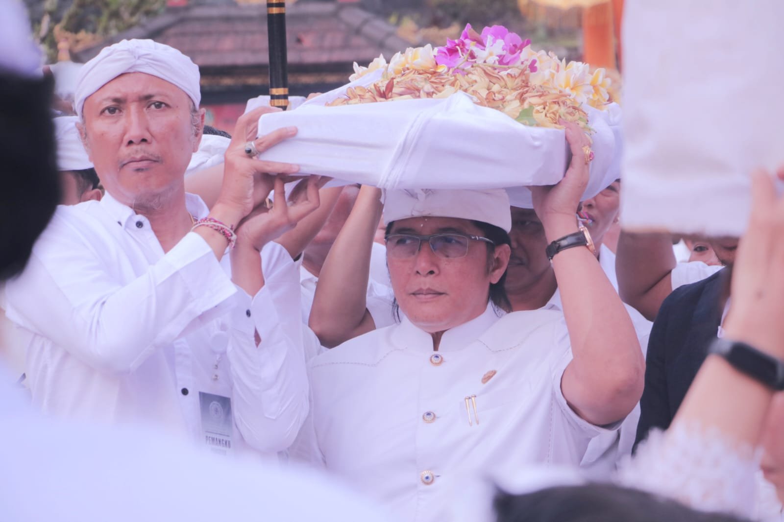 Hujan Berkah Iringi Penyineban Karya Agung di Besakih