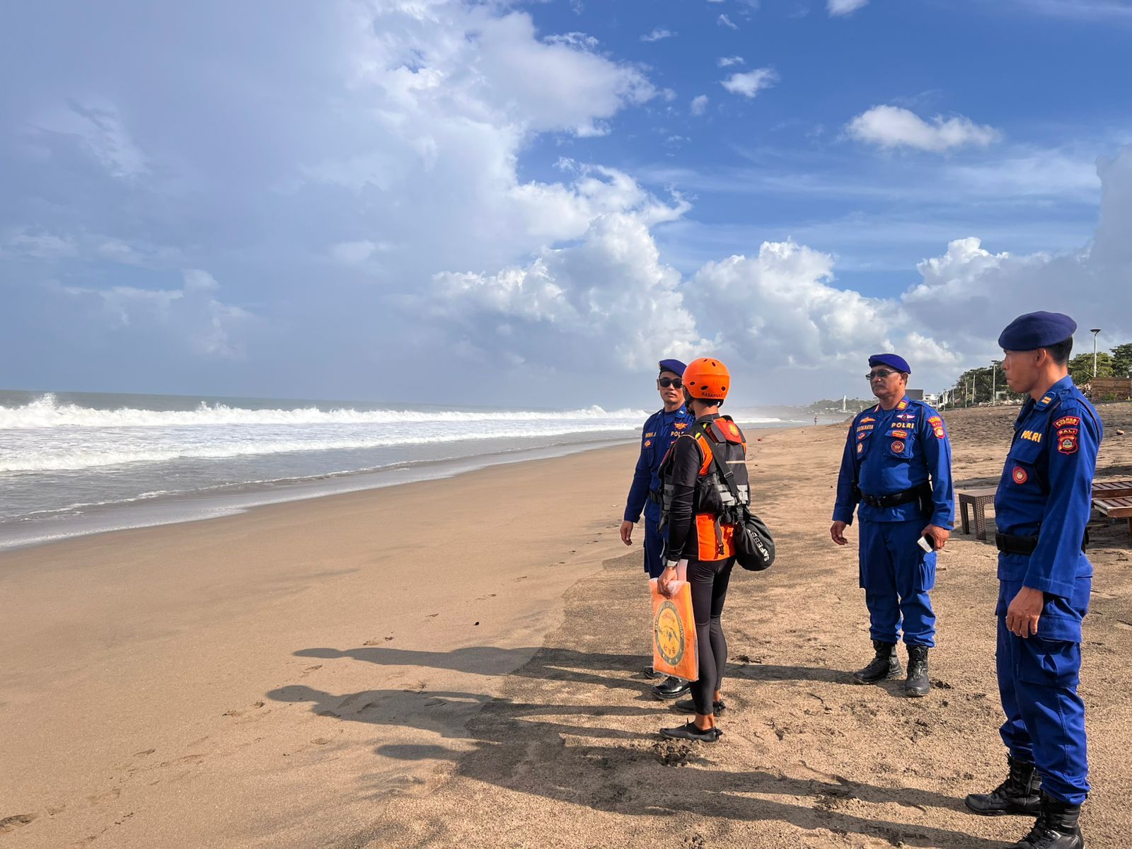 podiumnews.com-Turis Yordania Hilang Terseret Arus di Seminyak