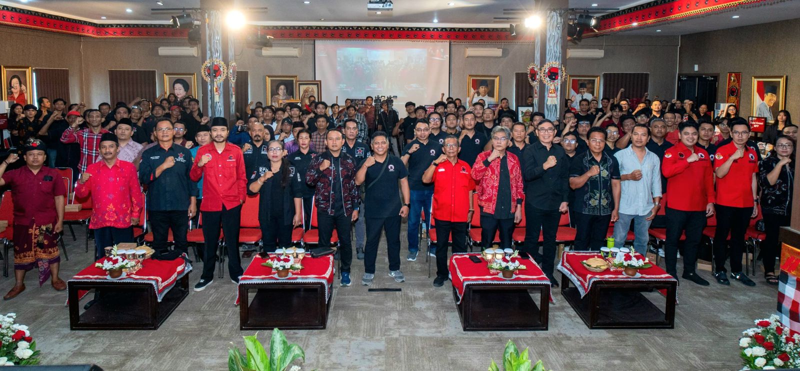 podiumnews.com-Sayap Muda PDIP Bali Bergerak, Wujudkan Pulau Dewata Bebas Sampah