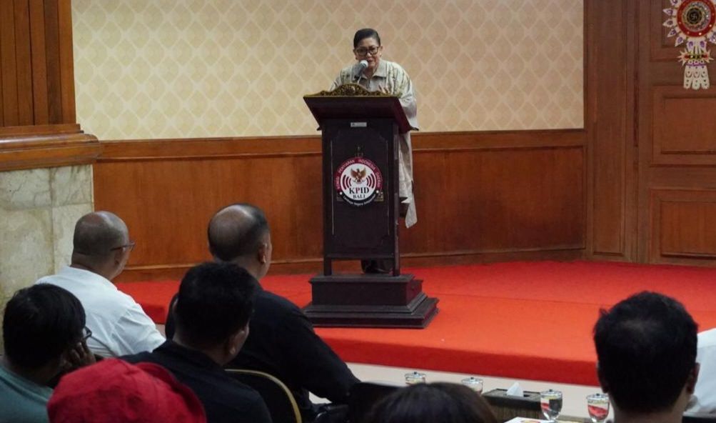 podiumnews.com-Lagu Bali Kerap Mengandung Unsur "Nakal" Putri Koster Ajak Berbenah