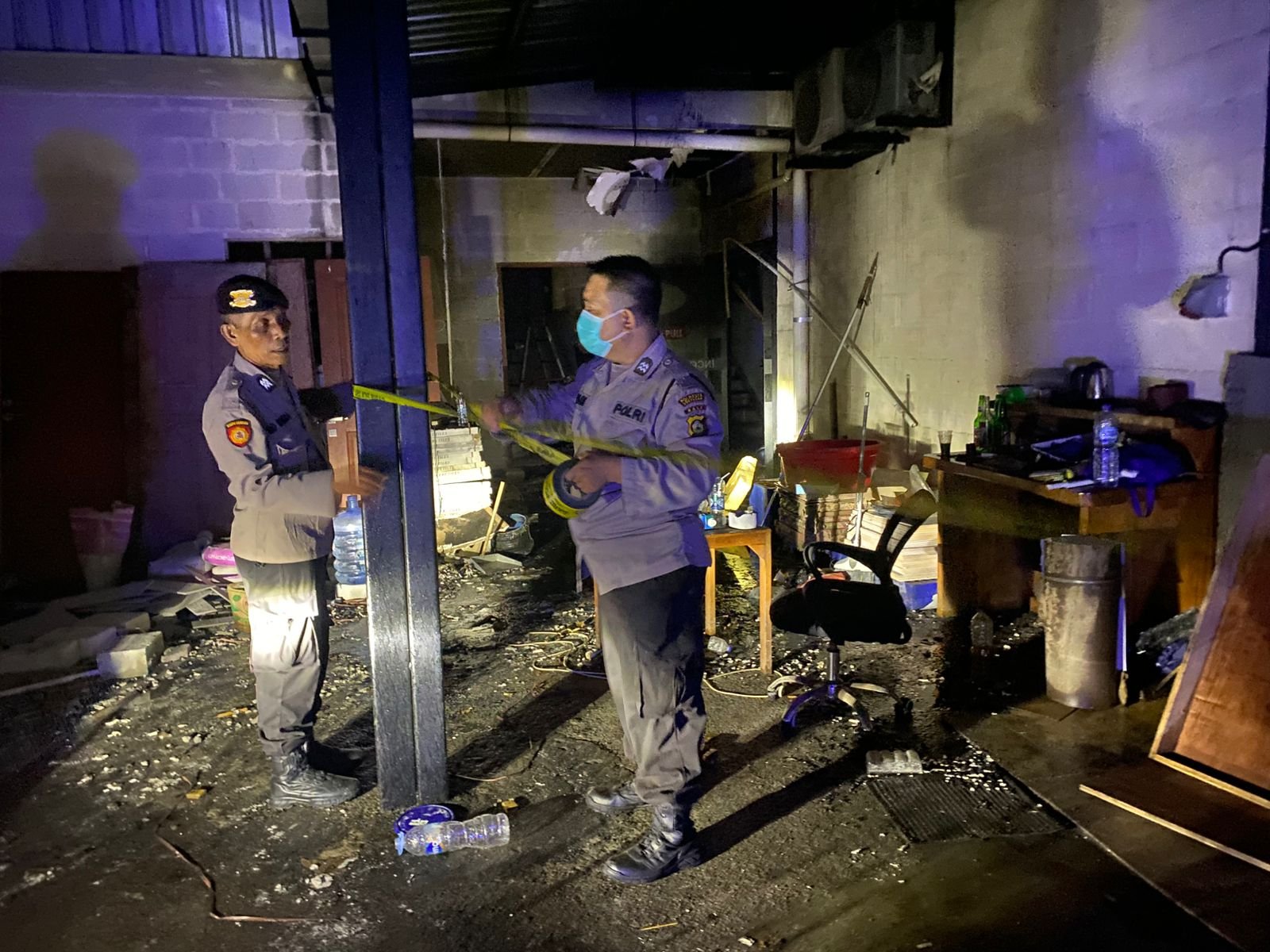 podiumnews.com-Gudang Pengasapan Daging Terbakar di Kuta, Empat Bangunan Hangus