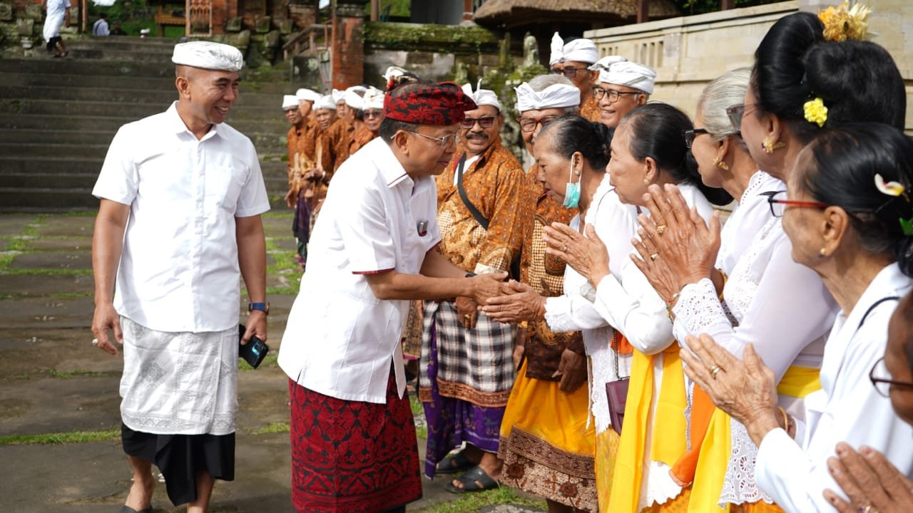 Gubernur Koster Minta Pejabat Pemprov Bali Jangan Santai, Wajib Kerja Keras dan Kreatif