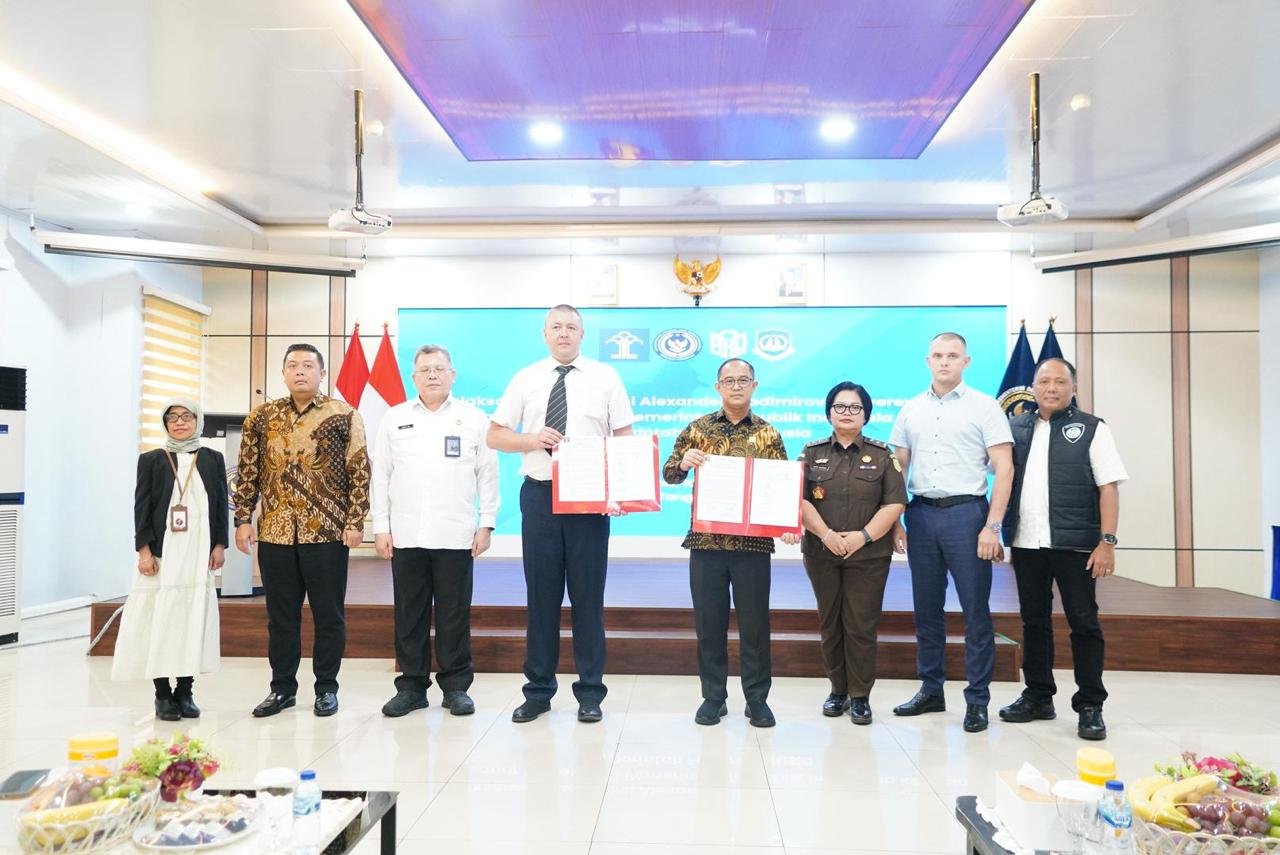 Kemenkum RI Ekstradisi Alexander Vladimirovich Zverev ke Rusia, Terbang Lewat Bali