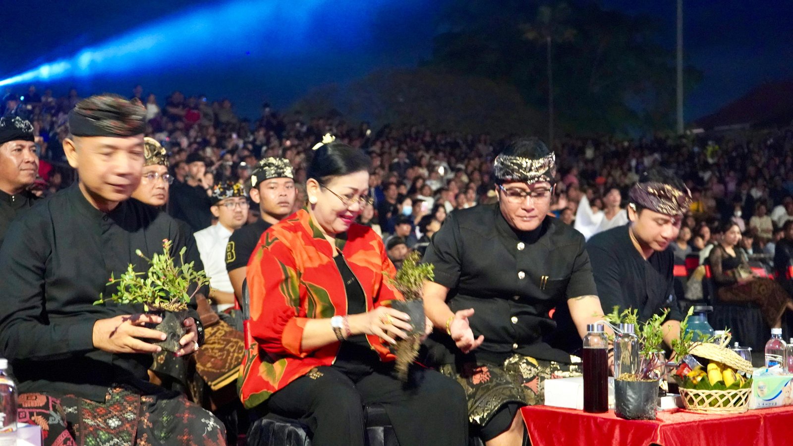 Penampilan Seniman Badung Memukau, Wagub Giri Prasta Beri Nilai 10