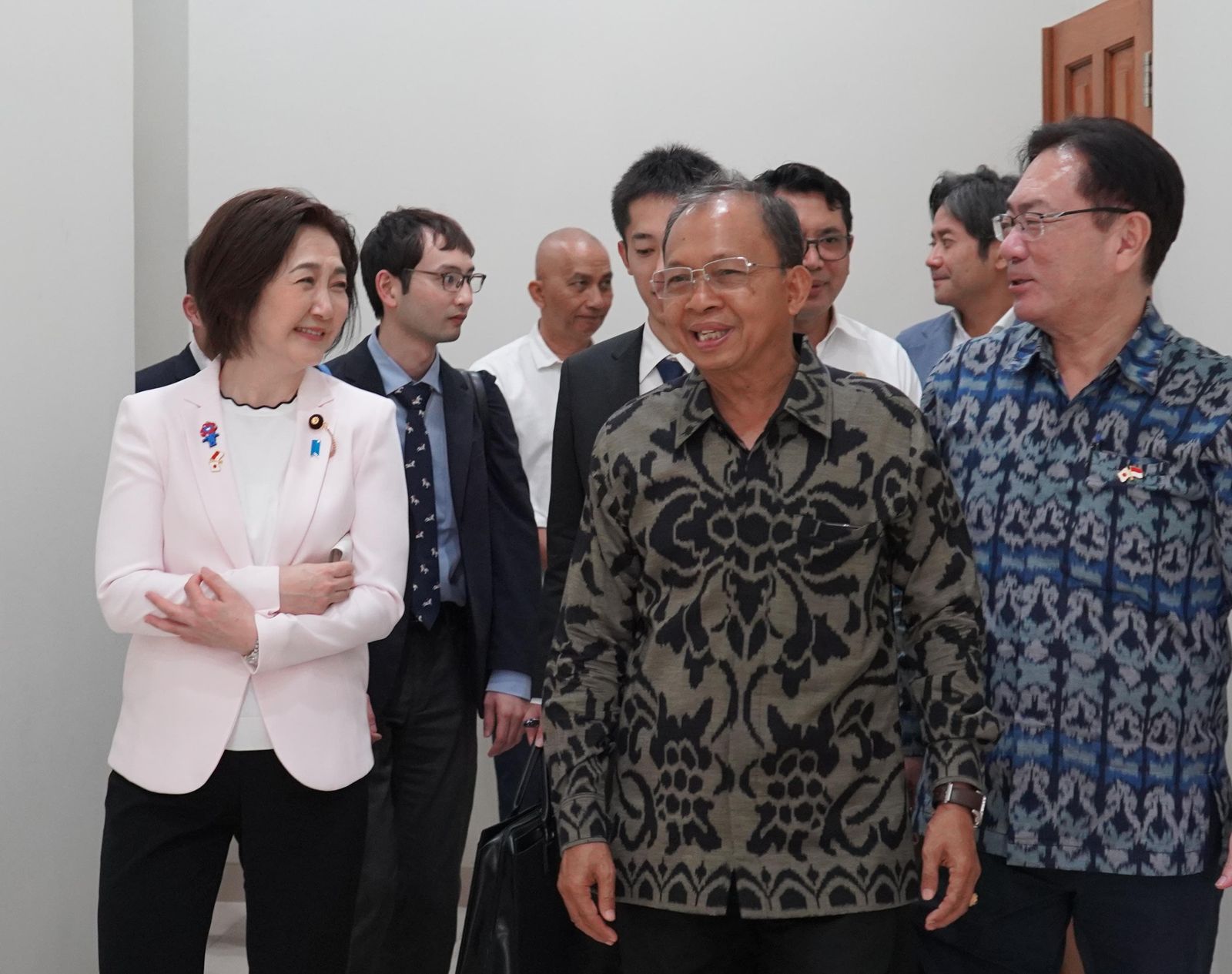 podiumnews.com-Gubernur Koster dan Wamenlu Jepang Jajaki Kerja Sama Strategis
