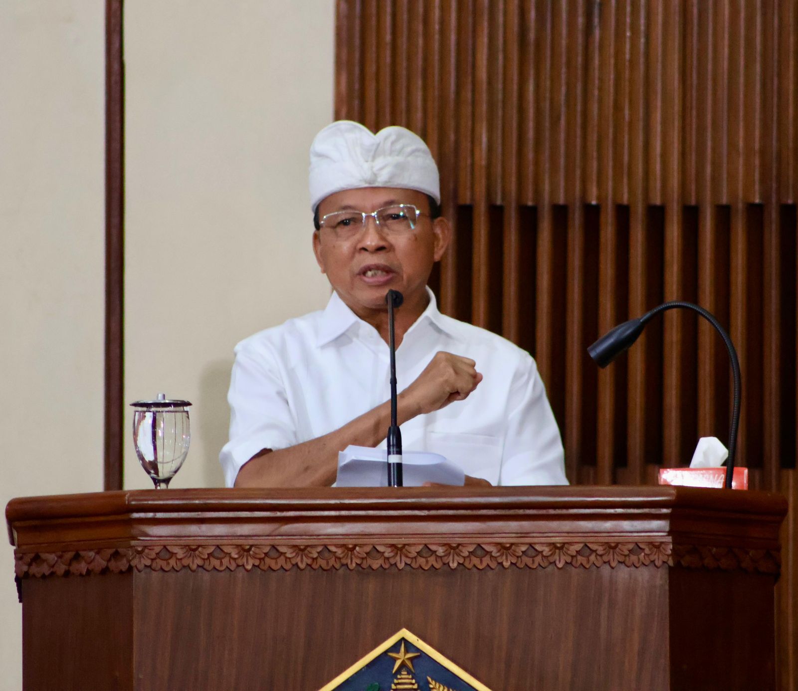 podiumnews.com-Raperda Perubahan APBD, Gubernur Koster Prioritas Program Kepentingan Publik