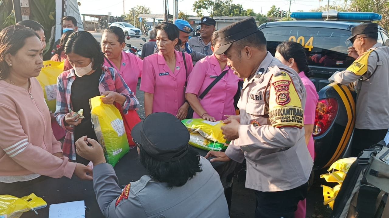 Polsek Denpasar Timur Gelar Gerakan Pangan Murah, 200 Paket Ludes