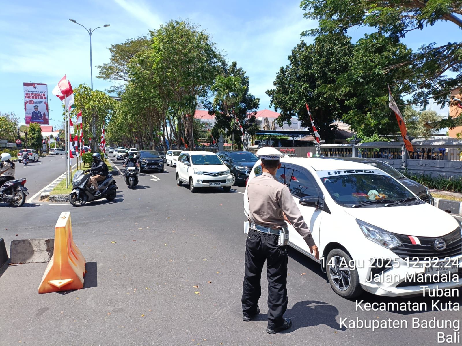 podiumnews.com-Gardu Listrik Meledak, Toll Gate Bandara Ngurah Rai Lumpuh Berjam-jam