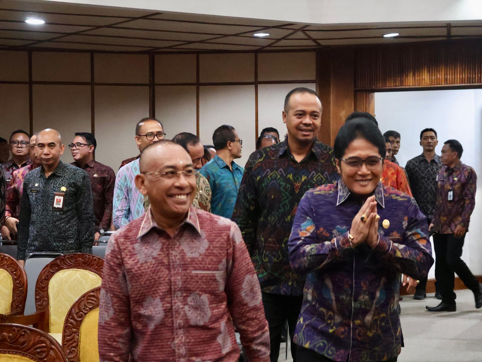 podiumnews.com-Akomodasi Kepentingan Driver Bali, Wagub Apresiasi Raperda ASKP Berbasis Aplikasi