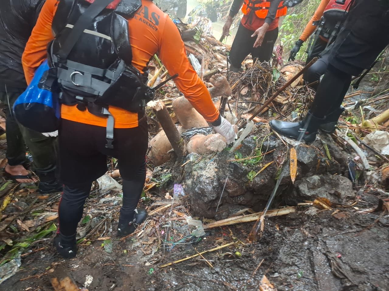 Mayat ke-18 Korban Banjir Bali Ditemukan Membusuk