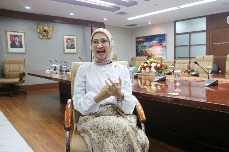 podiumnews.com-Jubir Presiden Sebut Perayaan Kemerdekaan RI Momentum untuk Bangkit