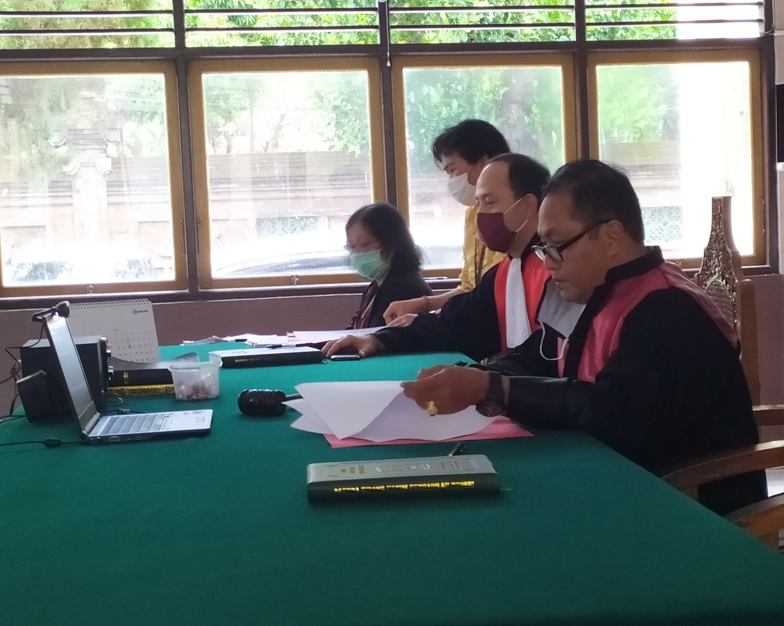 podiumnews.com-Ambil Paket Isi 2 Kg Ganja, Pria Asal Probolinggo Ini Dihukum 13 Tahun