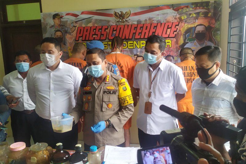 podiumnews.com-Polisi Tangkap WN Australia karena Sabu dan Dugaan Homeindustri Ilegal