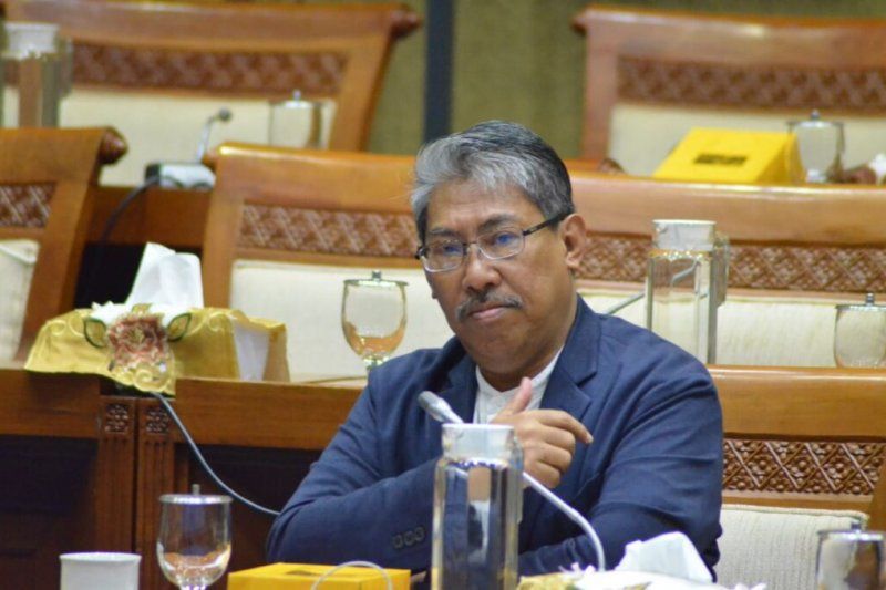 podiumnews.com-Anggota DPR Tak Setuju BBM Premium Dihapus Tahun 2022