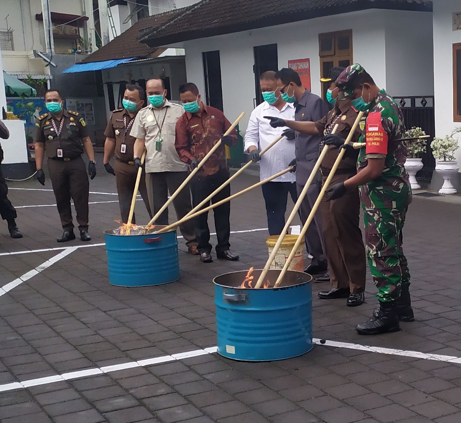 Kejari Denpasar Musnahkan Barang Bukti Perkara Narkotik Senilai Rp.8,7 Miliar 