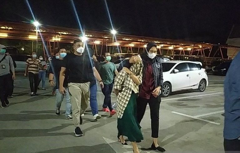 podiumnews.com-Polisi Amankan Artis TA Diduga Terlibat Prostitusi Online