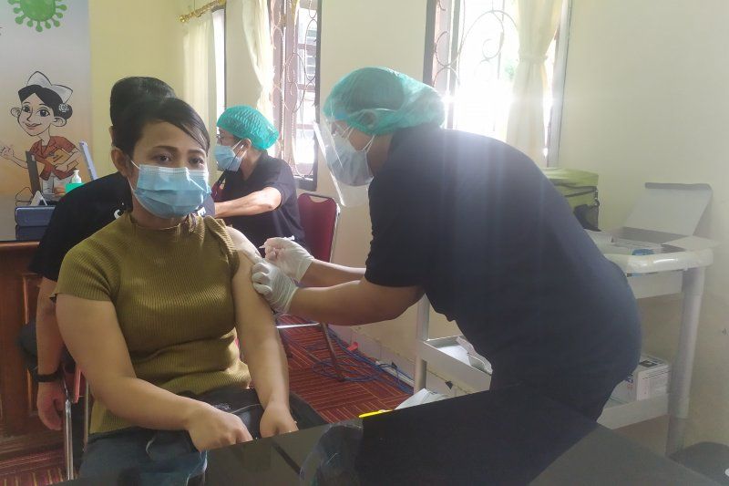 podiumnews.com-Ratusan Personel TNI di Tabanan Terima Vaksin