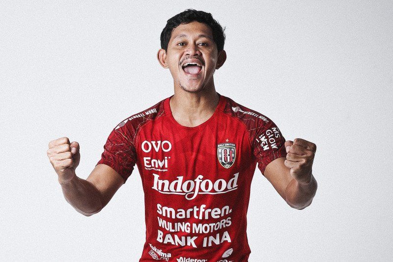 podiumnews.com-Pemain Gelandang Tengah Rizky Pellu Berlabuh ke Bali United