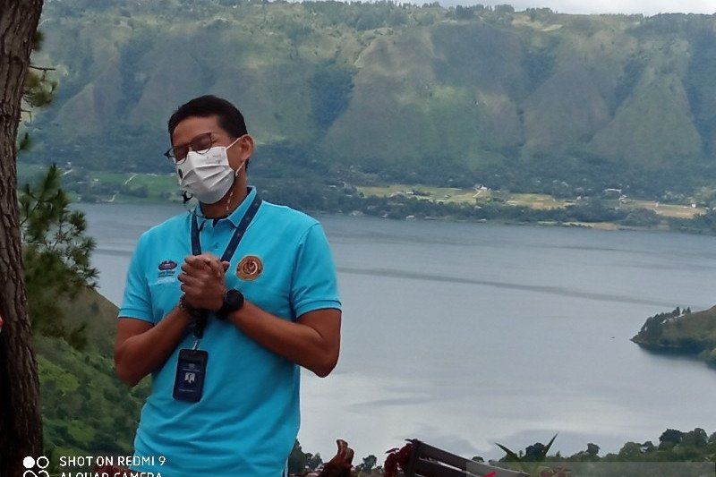 podiumnews.com-Sandiaga Sebut Danau Toba Tak Kalah dengan Bali