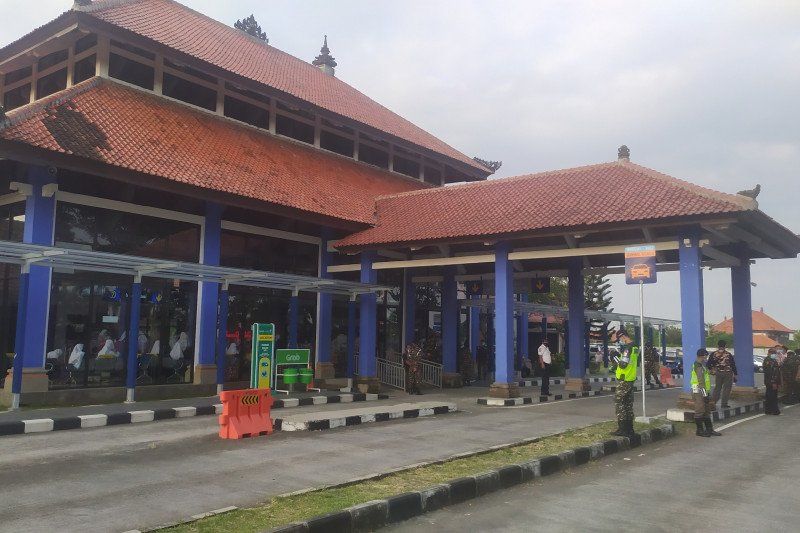 podiumnews.com-Kadisnaker Bali: 8.000 PMI Tuntas Jalani Vaksinasi