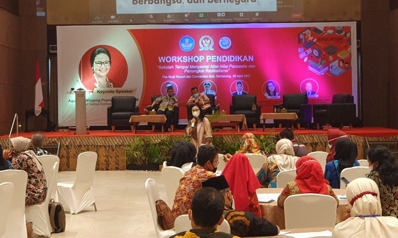 podiumnews.com-Pemerintah Lacak Medsos Guru Cegah Paham Radikal