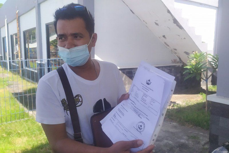 podiumnews.com-Belasan Pekerja Migran Diizinkan Menyeberang di Pelabuhan Padangbai