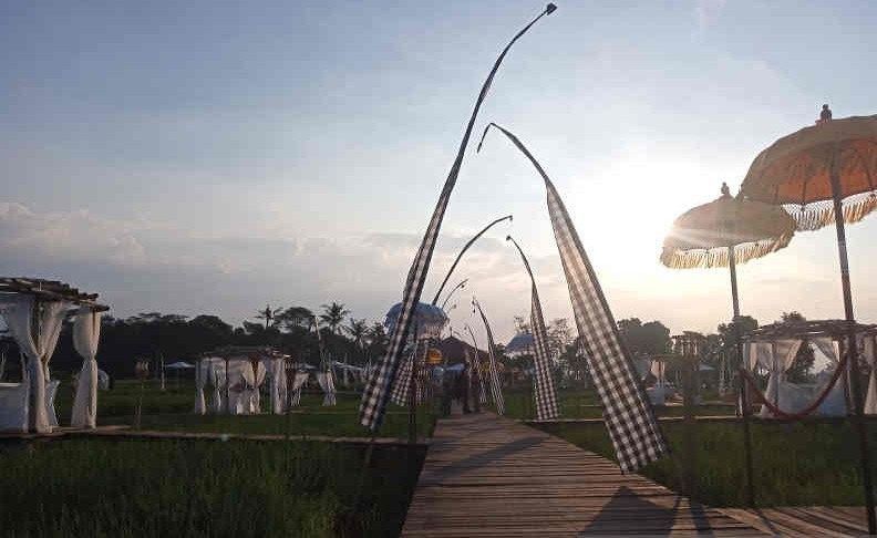 podiumnews.com-"Kampung Sabin" Cirebon Tawarkan Suasana Liburan ala Bali