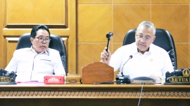 podiumnews.com-Putu Parwata Pimpin Rapat Finalisasi Rekomendasi LKPJ Bupati Badung 2023