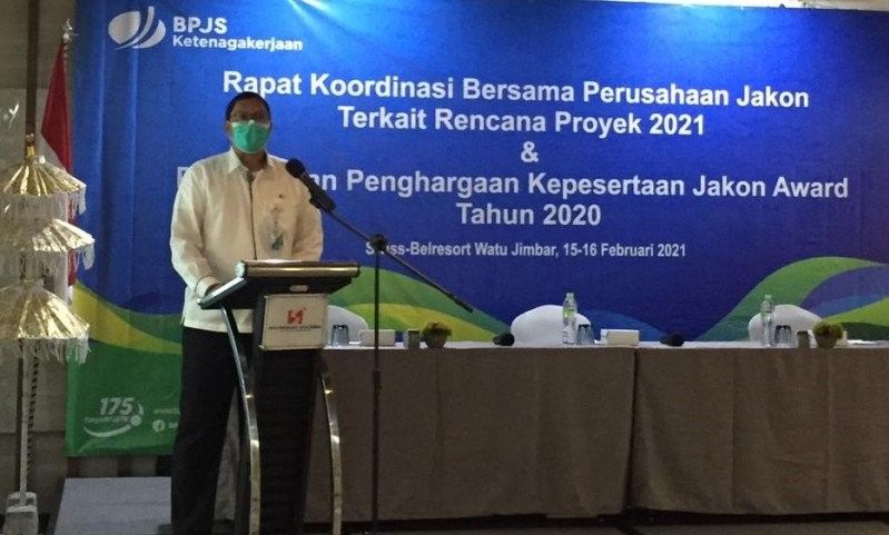 podiumnews.com-BPJAMSOSTEK Bali-Denpasar Beri Penghargaan Perusahaan Jasa Konstruksi yang Disiplin