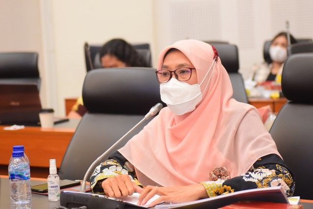 podiumnews.com-Legislator Minta Jangan Buat Rakyat Galau dengan Kebijakan PPKM Mingguan