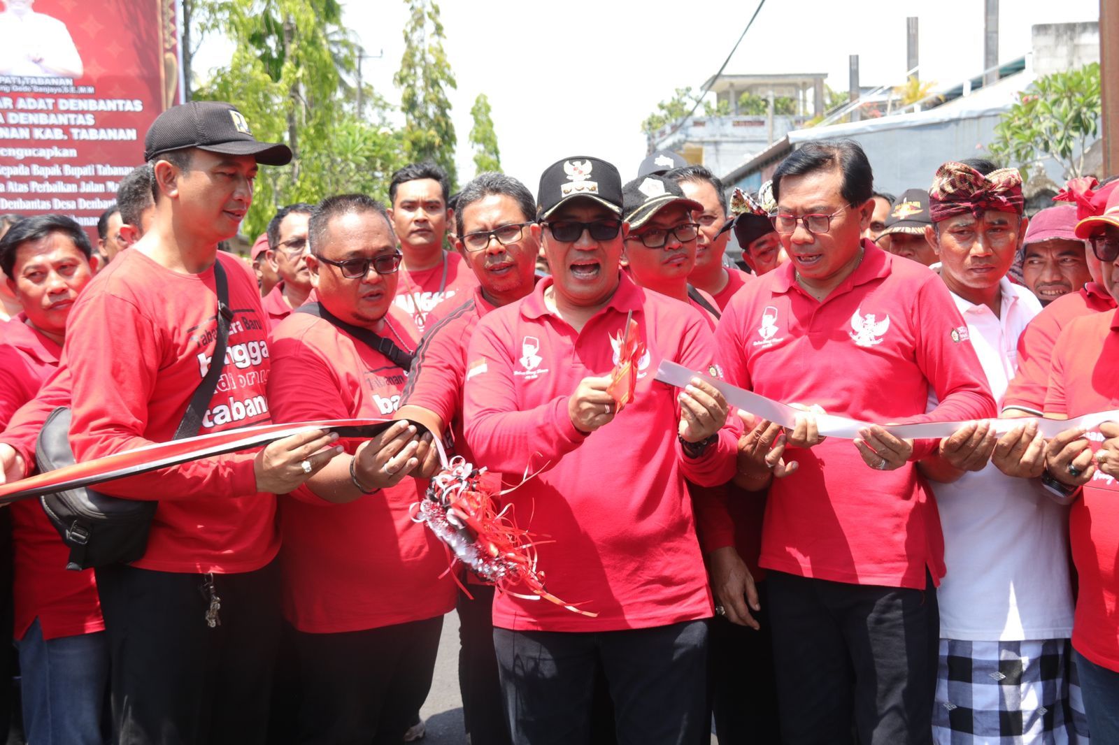 podiumnews.com-Bupati Tabanan Resmikan Jalan di Denbantas