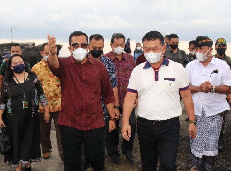 podiumnews.com-Dampingi KASAD Dudung, Sanjaya Harapkan Tanah Lot Kembali Pulih