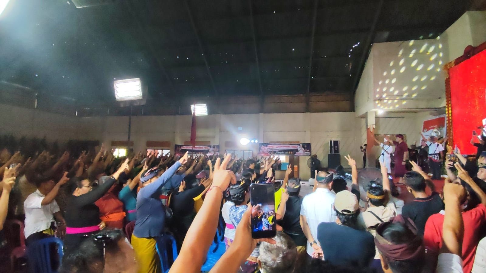 Perkuat Desa Adat, Ribuan Warga Busungbiu Bertekad Menangkan Koster-Giri 