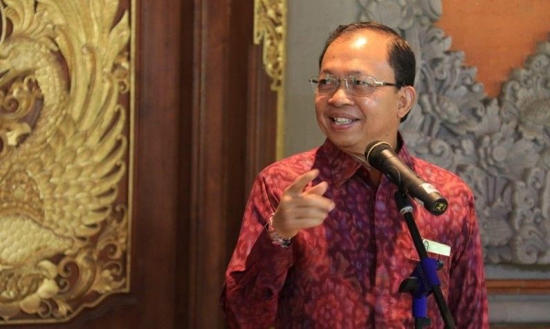 podiumnews.com-Wayan Koster: Bukan Gubernur yang Tahan Wisman Datang ke Bali