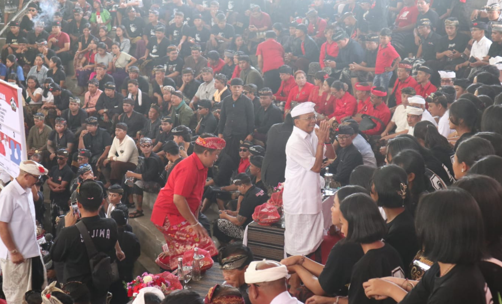 podiumnews.com-Ribuan Pemuda  Kintamani Tulus Dukung Koster-Giri, Jro Temu: Wayan Koster Letakkan Fondasi Kuat di Bali, Wajib Dilanjutkan