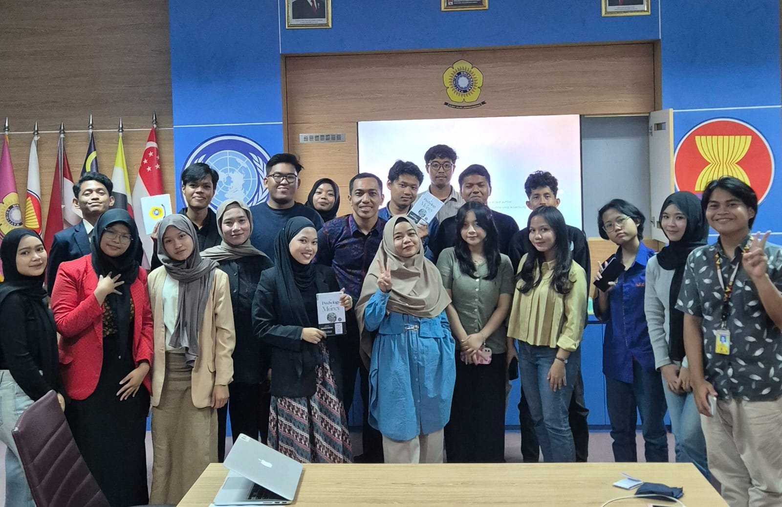 Eksploari Pengalaman Internasioanl, Mahasiswa HI UNSRI Gelar Goal-Oriented Coaching: International Experience Booster