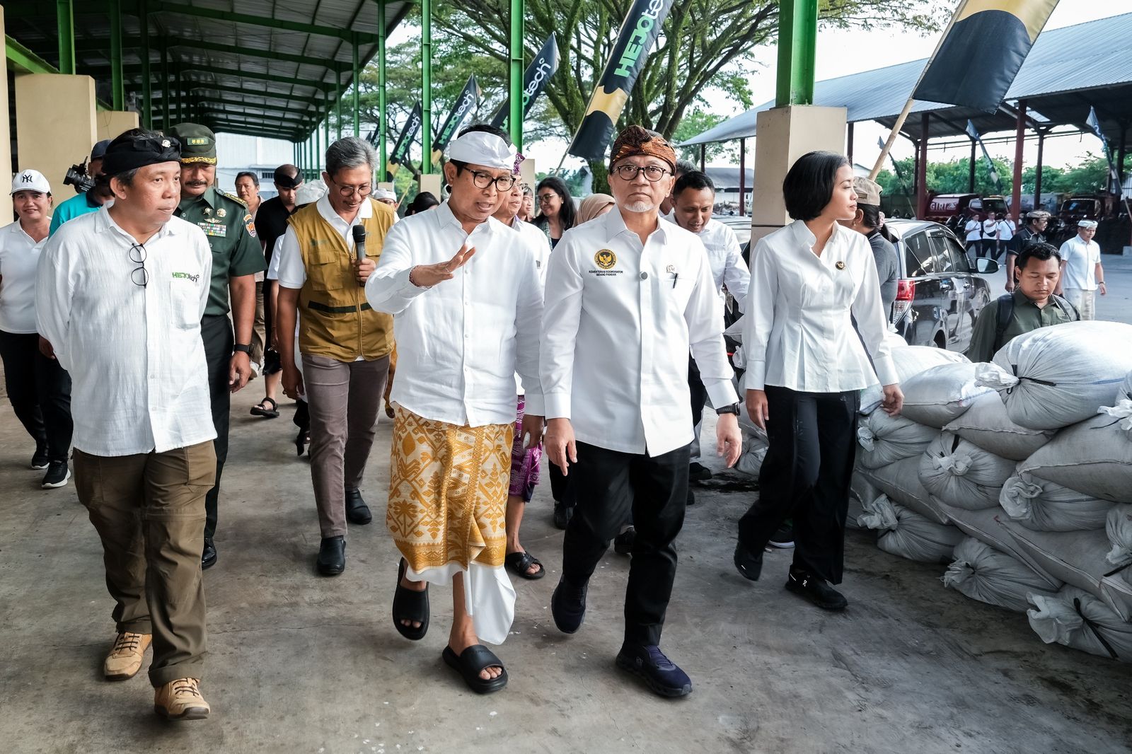 Menko Pangan Tinjau TPST Mengwitani Didampingi Bupati Badung
