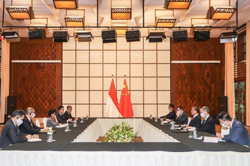 podiumnews.com-Kunjungan Menlu Retno dan Kritik China Terhadap Indonesia