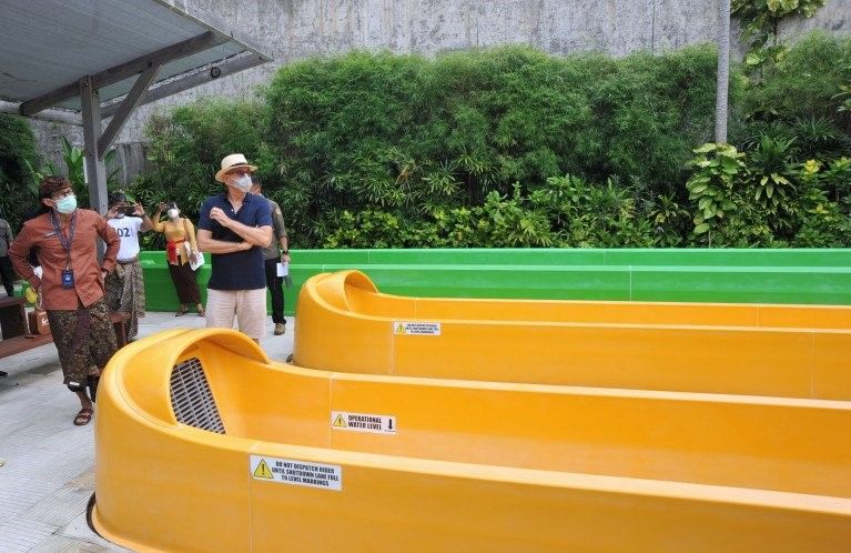podiumnews.com-Sandiaga Uno Tinjau Lokasi Rencana Vaksinasi "Drive-Thru" di Kuta Bali