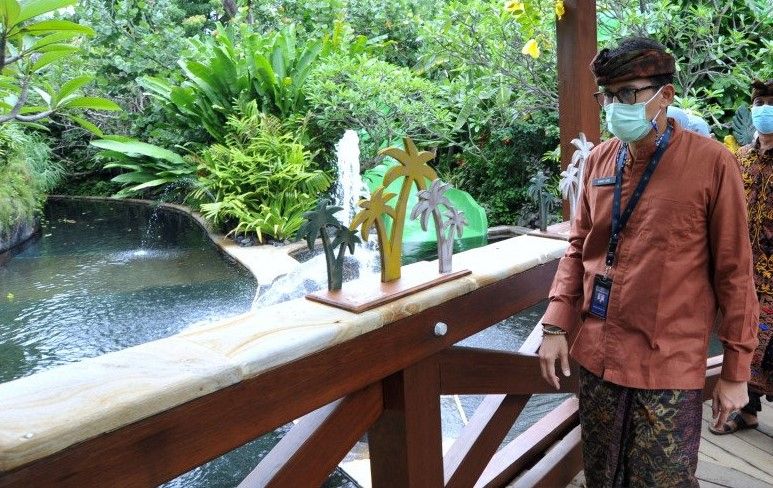 podiumnews.com-Sandiaga Uno Ajak Pramuwisata Tingkatkan Kapasitas Diri