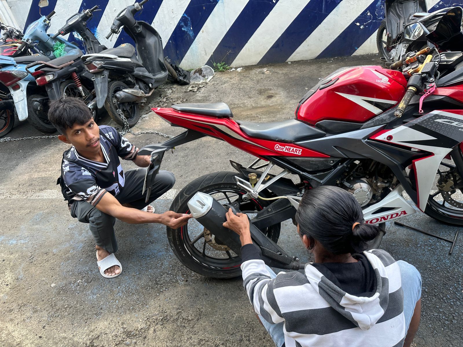 podiumnews.com-Tak Terima Ditilang, Warga Menilang Pengendara Lain di Kuta Utara