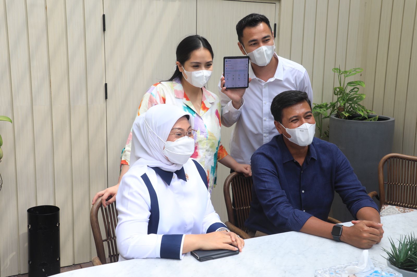 podiumnews.com-Menaker Apresiasi Raffi Ahmad Sertakan Pekerjanya ke BPJS Ketenagakerjaan