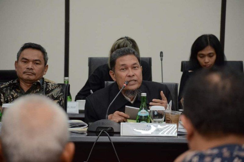 podiumnews.com-Pemerintah Diminta Segera Cairkan Gaji ke-13