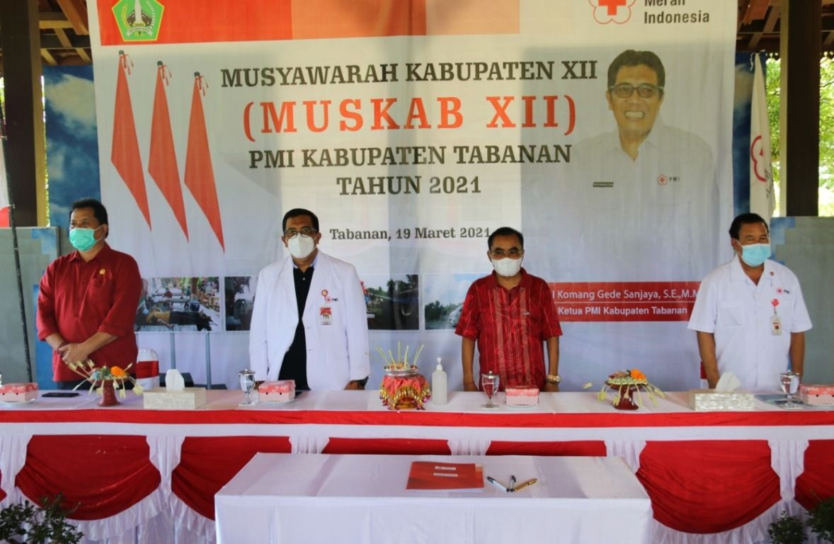 podiumnews.com-Bupati Tabanan Minta PMI Jaga Kemampuan Individu dalam Penanganan Bencana