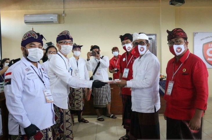 podiumnews.com-Jaya-Wibawa Jadi Pasangan Pertama Pendaftar Pilkada Denpasar 2020