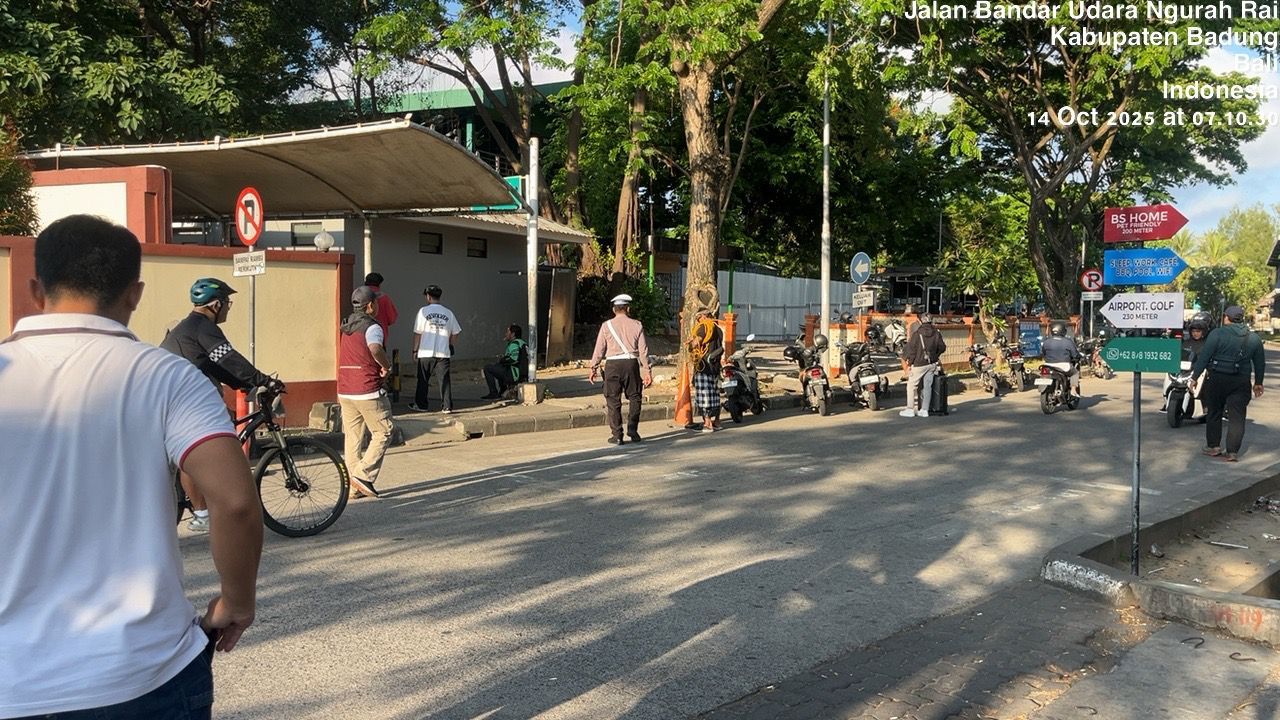 podiumnews.com-Parkir Liar Motor di Bandara Ngurah Rai Ditertibkan