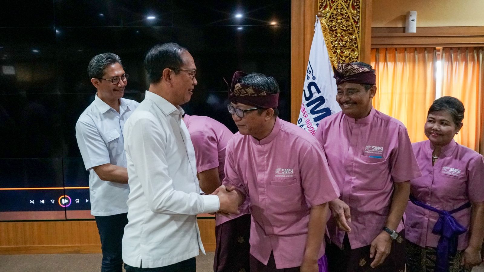 podiumnews.com-Nyoman Sarmawa Nahkodasi SMSI Badung