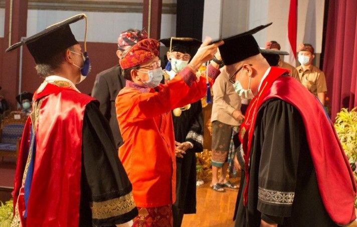 podiumnews.com-Dua Guru Besar Baru ISI Denpasar Dikukuhkan pada Dies Natalis XVII
